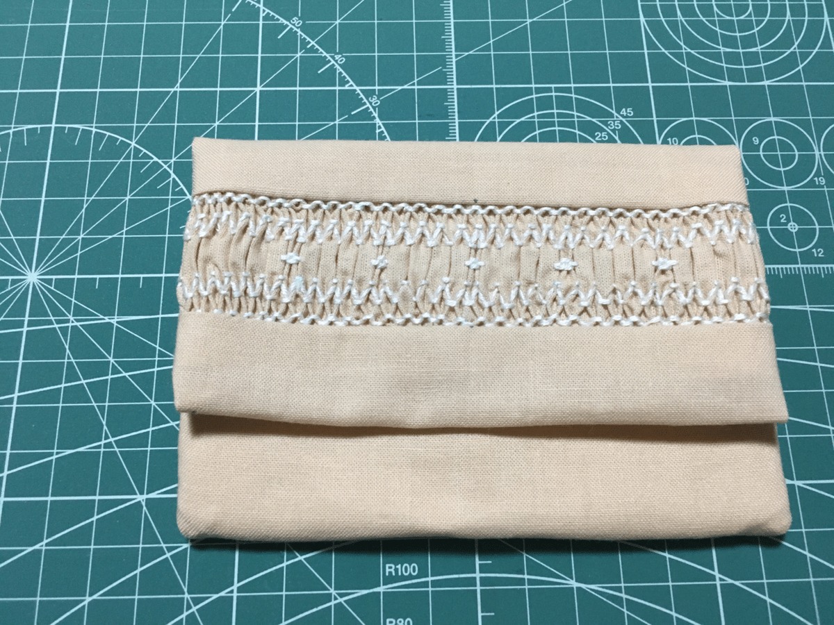 スモッキングのケース完成